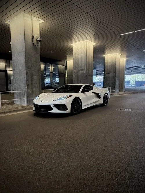 Corvette C8 — White
